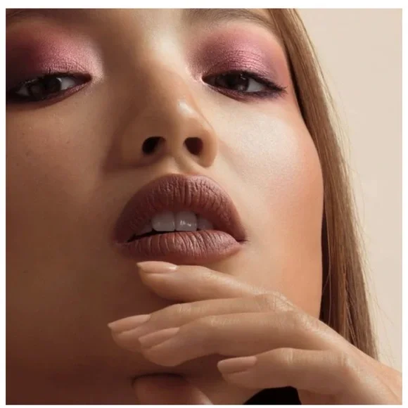 IL MAKIAGE Infinity Lip Cream - Matte Flirt - Picture 11 of 11